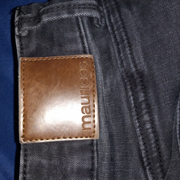 Maurices Ripped Jeans - Picture 5 of 5